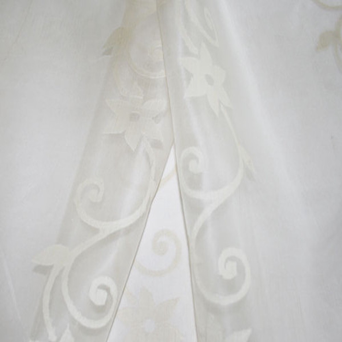 Floral Jacquard Silk Organza Off Whitte