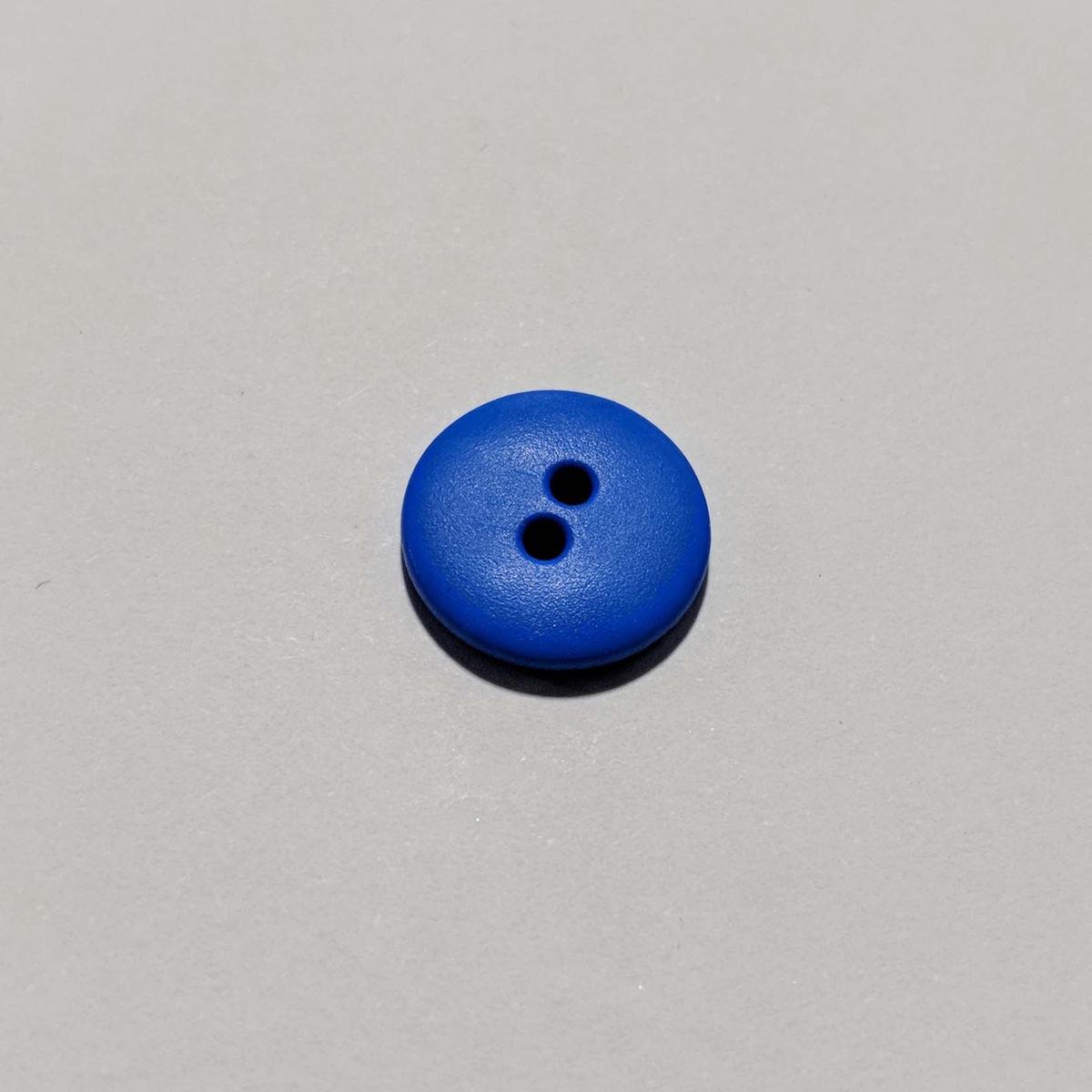 Round 2 Hole Plastic Button - 15mm / 5/8 inch - Dill Buttons - Royal Blue