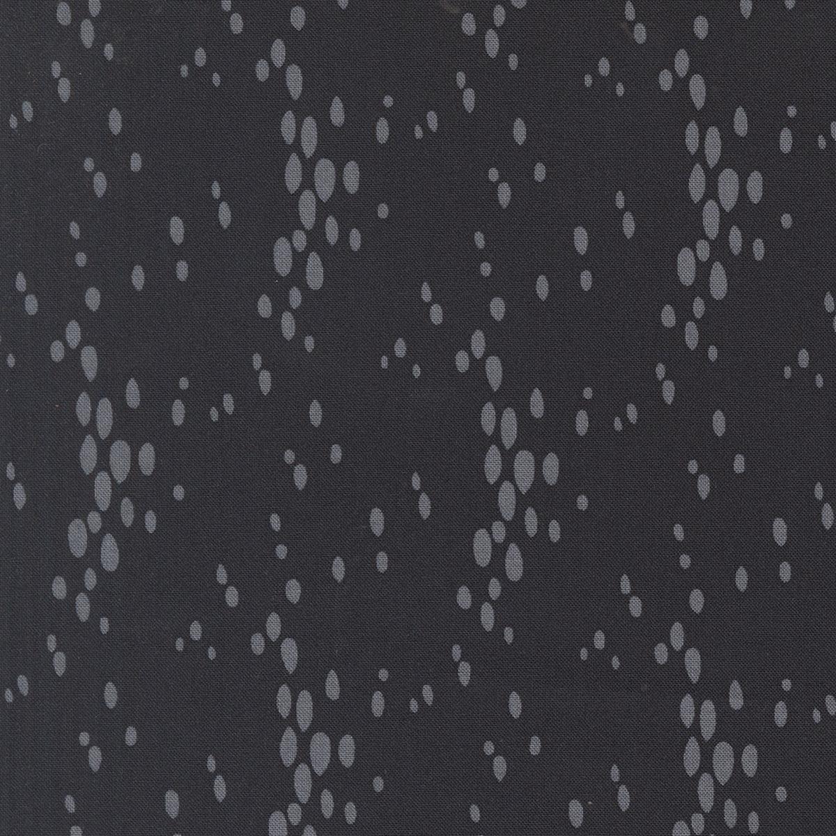 Arabesque Quilt Fabric - Vista in Midnight Blue - 33837 17