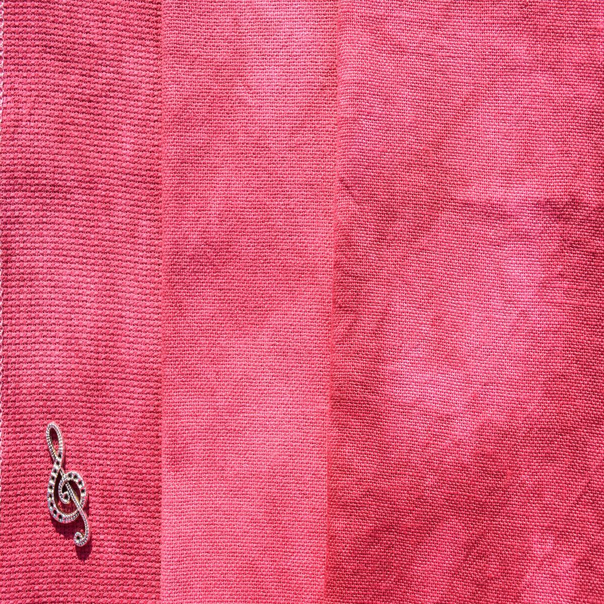 Passione (Dec 2021 Color FOTM) - Fat Quarter | Opalescent Lugana | 25 ct