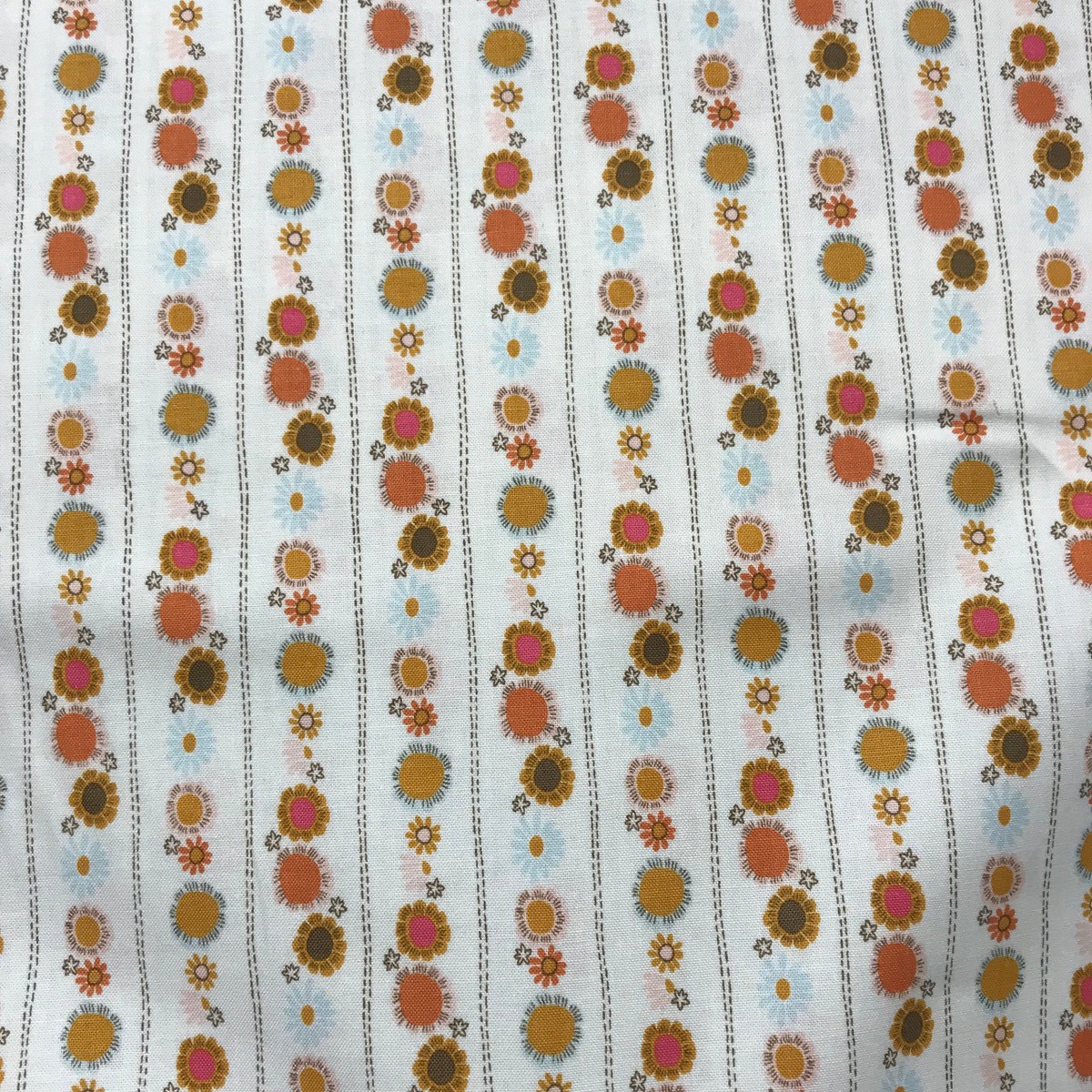 Guinevere Daisy Chain Cream - Riley Blake Cotton Fabric