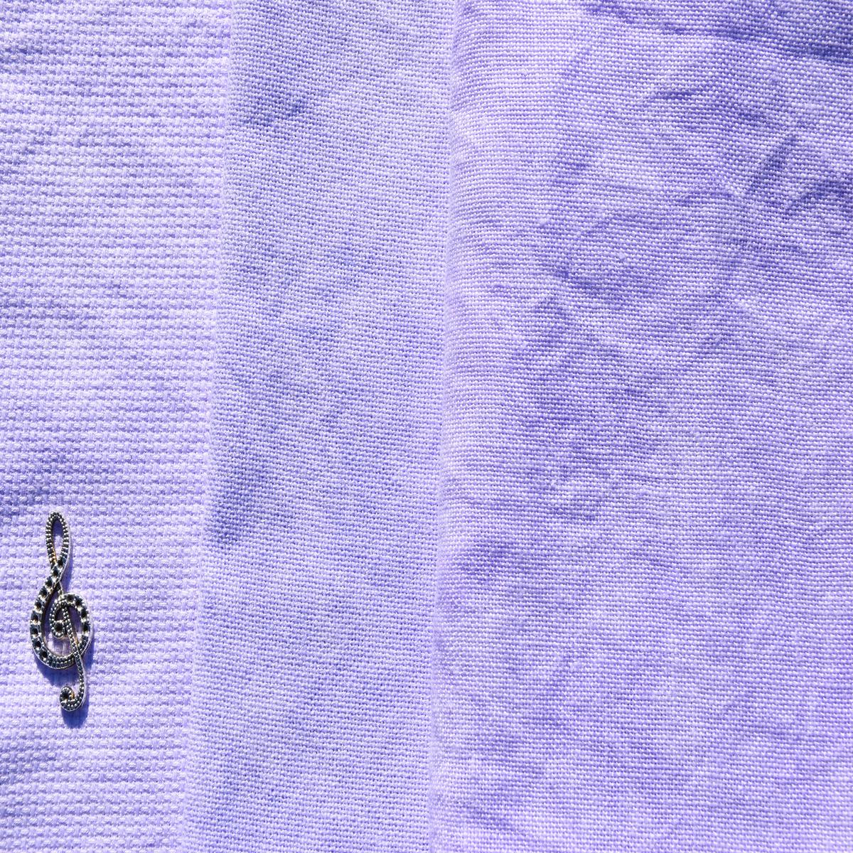 Winter Crocus (Jan 2025 Color FOTM) - Fat Quarter | Opalescent Lugana | 32 ct