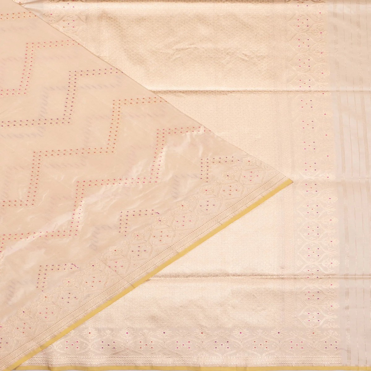 Banarasi Silk Chevron Checks Cream Saree