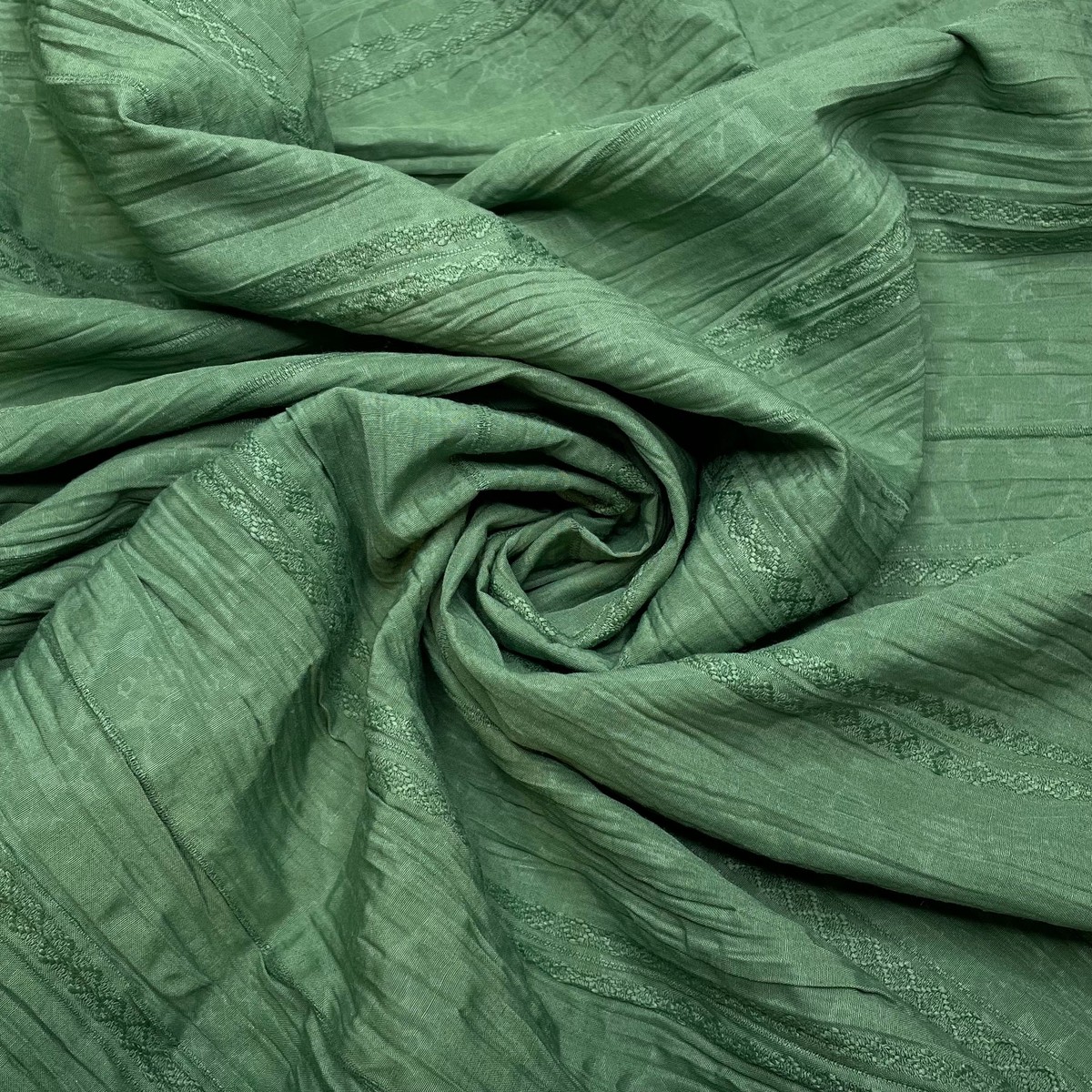 Bffs - Embroidery Poly Woven - Green Floral - 2.6M Bundle