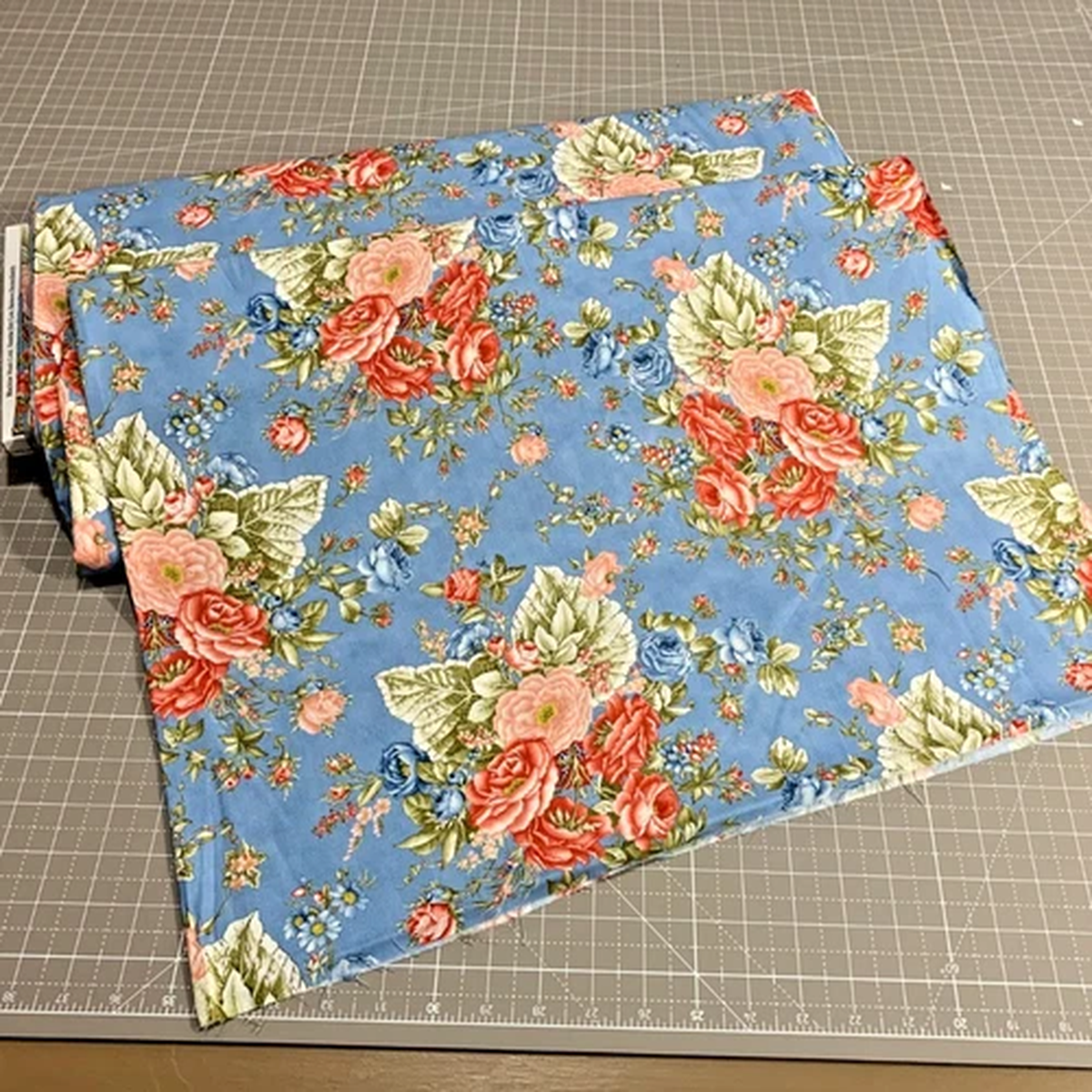 Grand Haven Cabbage Rose Sky Blue Quilting Cotton Fabric 14980 16 BTHY