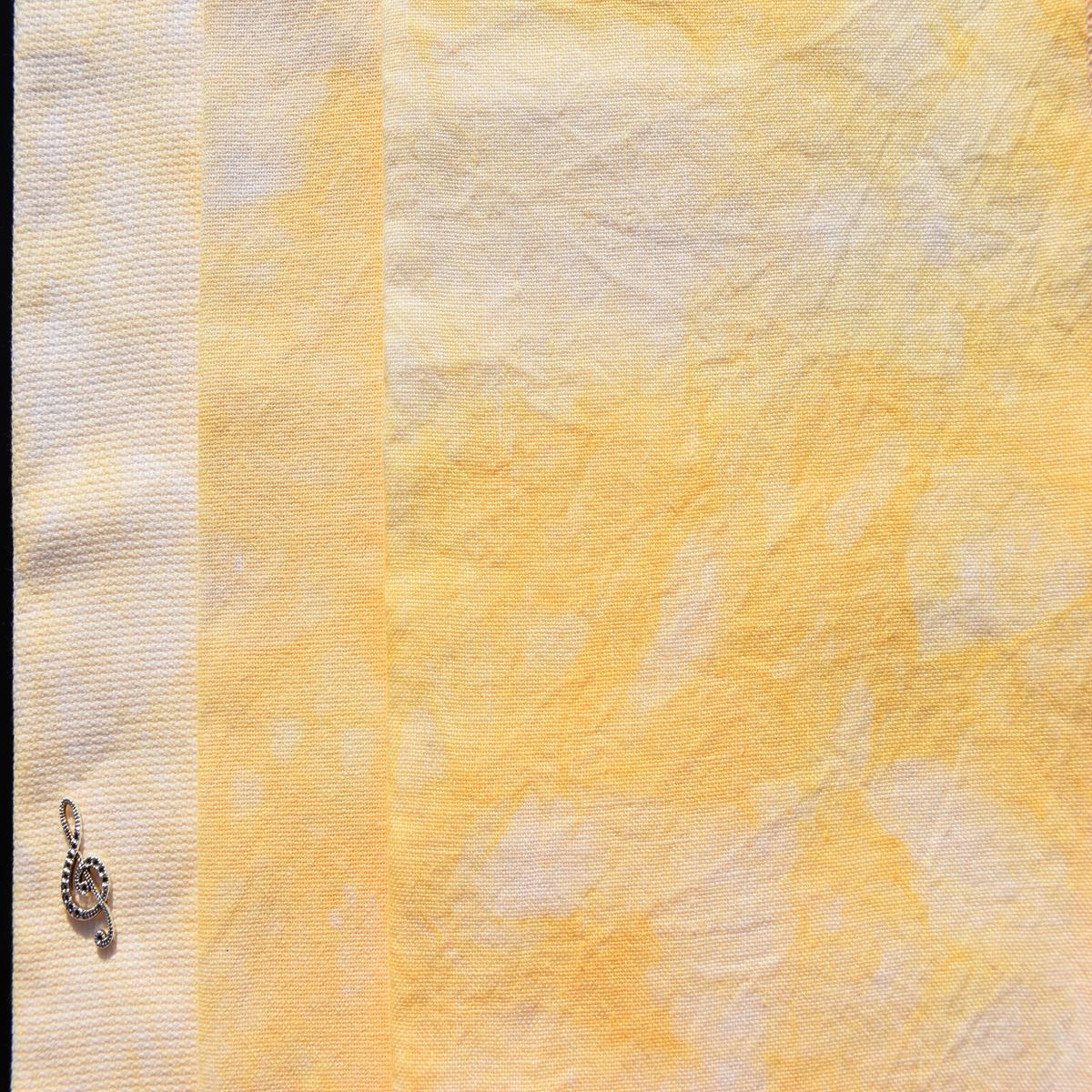 White Peach Tea (Mar 2022 Neutral FOTM) - Fat Quarter | Aida | 18 ct