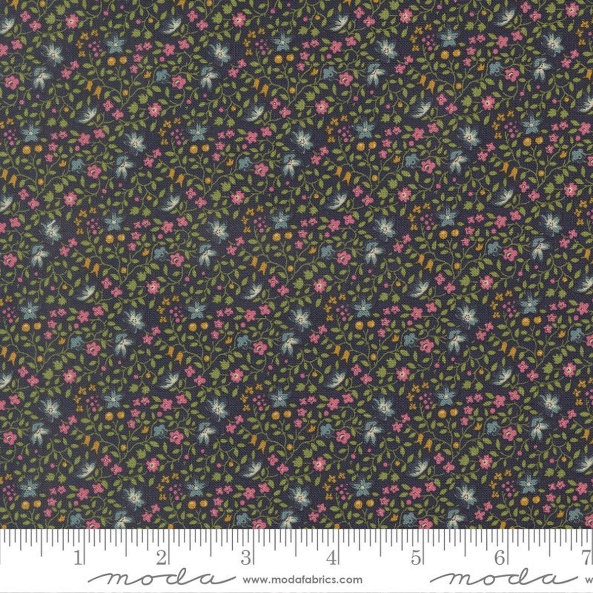 Chelsea Garden 2026 - Ambling Vine in Midnight - Moda