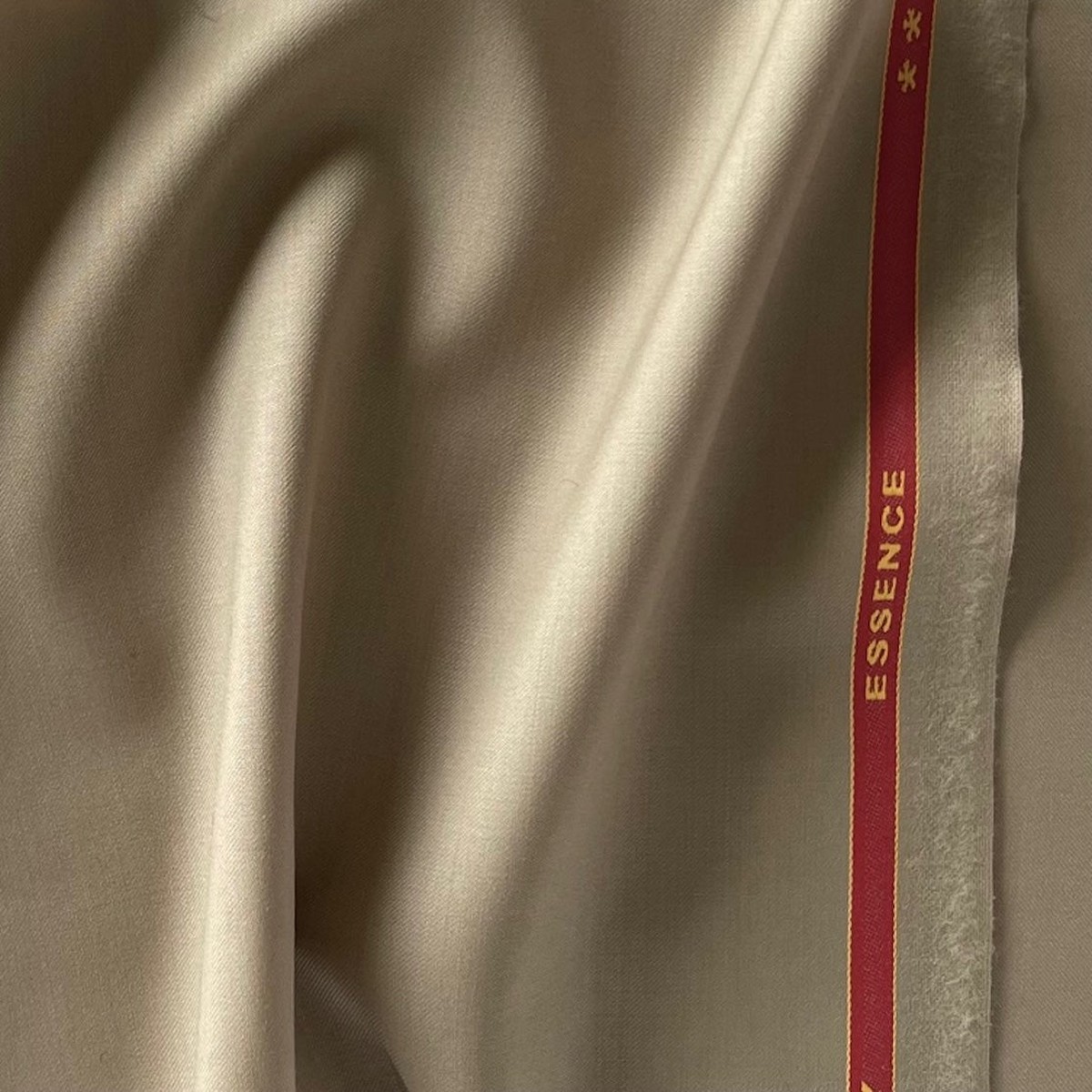 Classic Tan Super 130s Selvedged Wool Suiting (Made in Italy)