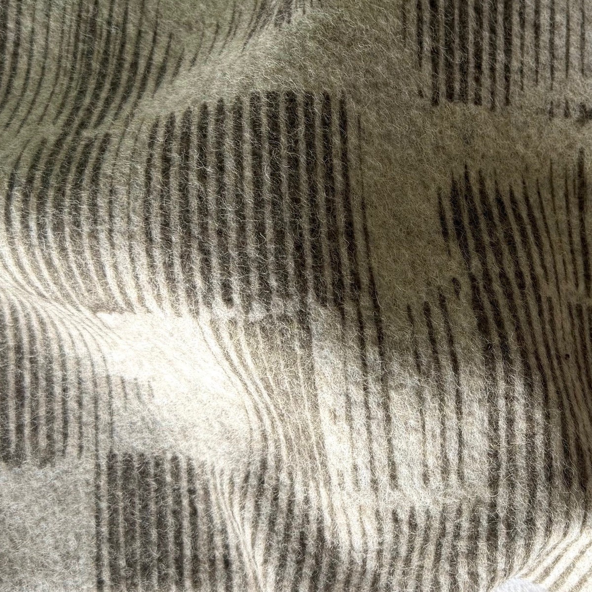 Irregular Stripes Cushy Double-Faced Polyester Blend Sweater Knit (Made in Italy)