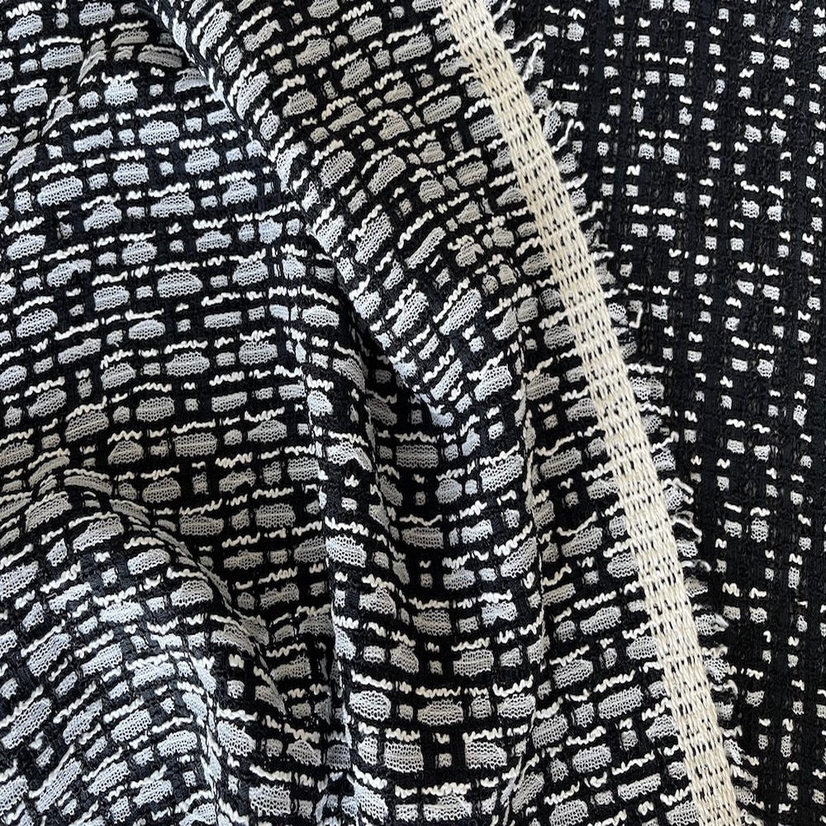 Valentino Delicate Iced Pearl Polyamide Blend Boucl(Made in Italy)