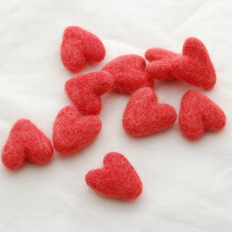 One Handmade Felt Heart - 3cm - Salmon Red