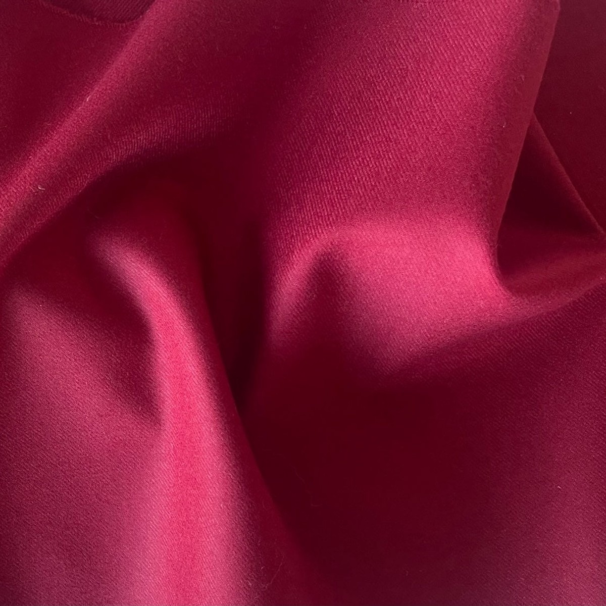 Luxurious Rosy RubyCashmere Flannel (Made in Italy)