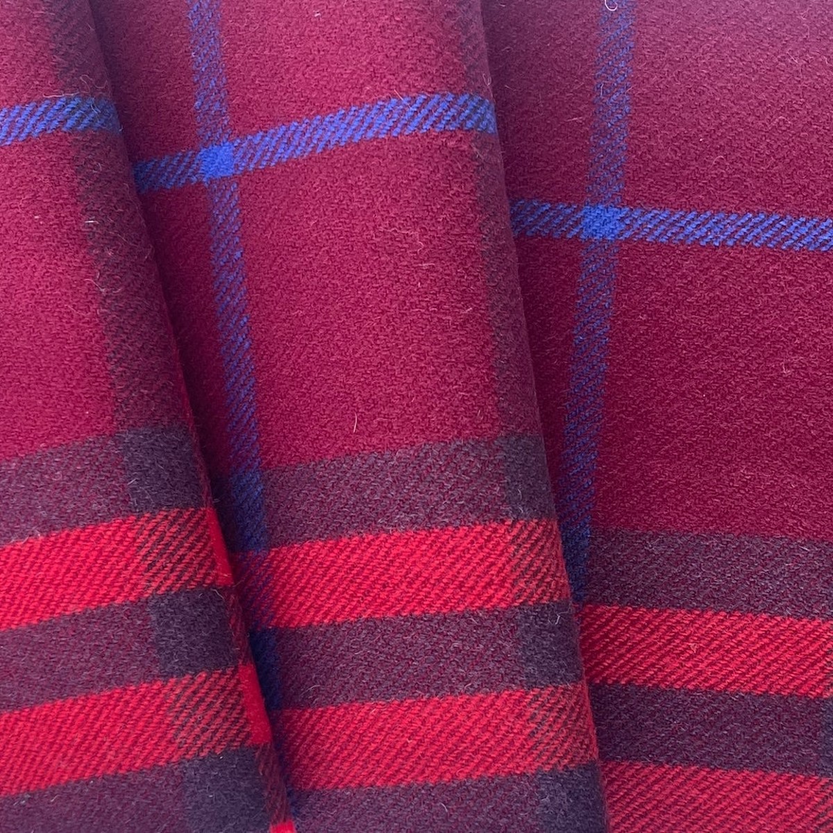 Designer Mid-Weight Sunrise Sangria Backed Virgin Wool Large-Scale Plaid (Made in Italy)
