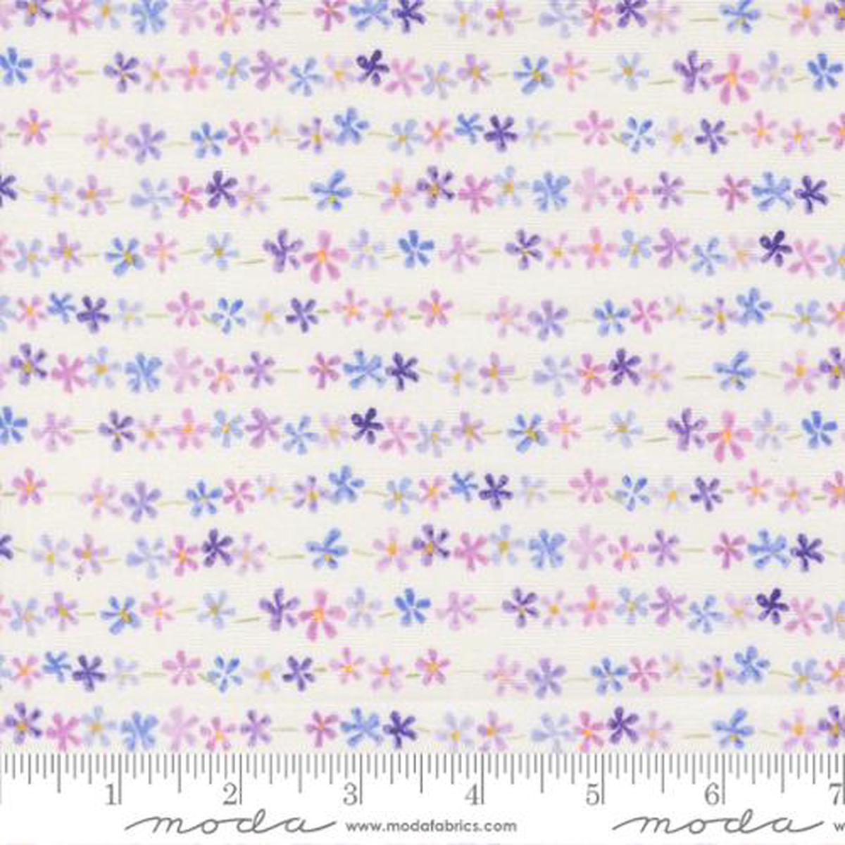 Delphinium Collection Daisy Chain Cotton Fabric 24655